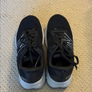 New Balance Women’s Black and White 880 Fresh Foam. Size 9.